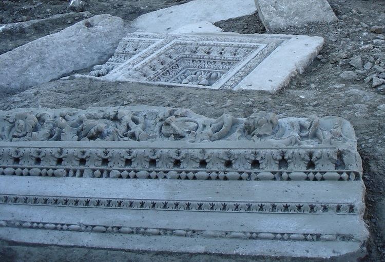Marcus Nonius Macrinus Gladiator general39s tomb falls victim to Italy39s austerity cuts