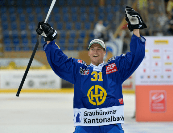 Marcus Paulsson SchWehen Paulsson fliegt zu schwangerer Frau Blick