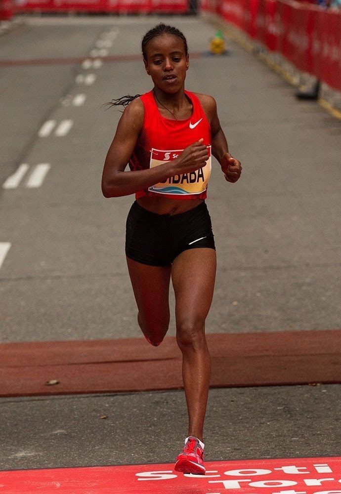 Mare Dibaba Ethiopia39s Mare Dibaba win Gold In Women39s Marathon World