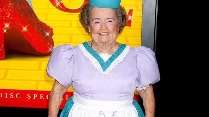 Margaret Pellegrini Wizard of Oz Munchkin Margaret Pellegrini Dies at 89 Us Weekly