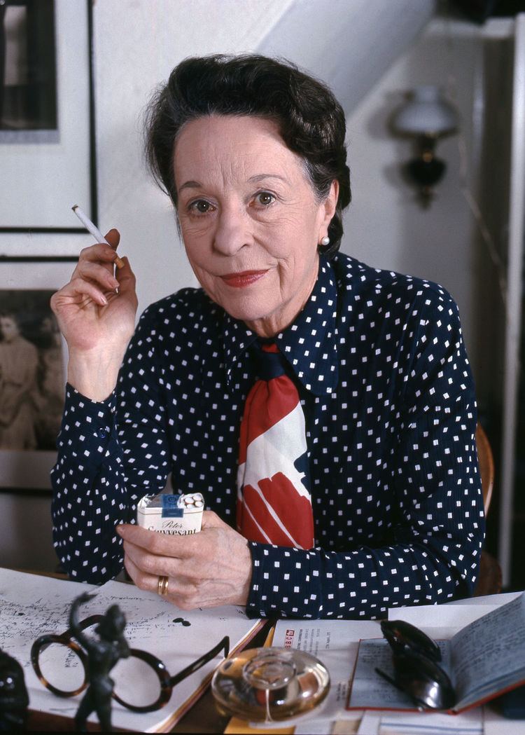 Margaret Rawlings httpsuploadwikimediaorgwikipediacommonsthu