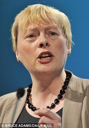 Maria Eagle Labour MP Maria Eagle feels inferior to sister Angela Daily Mail
