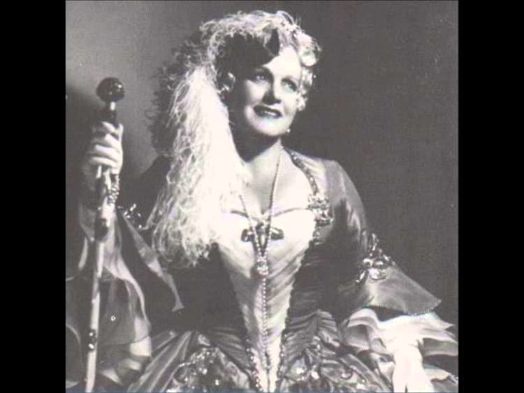 Maria Reining Mozart Le Nozze di Figaro Porgi amor Maria Reining 1941