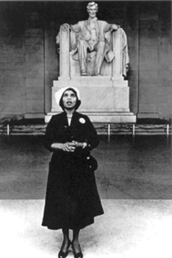 Marian Anderson: the Lincoln Memorial Concert Marian anderson on Pinterest Opera singer African american
