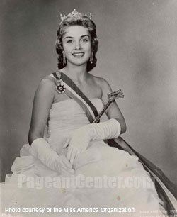 Marian McKnight 1957 Miss America Pageant