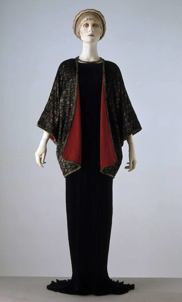 Mariano Fortuny (designer) Introduction to 20thCentury Fashion Victoria and Albert