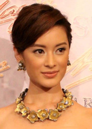 Maricar Reyes MARICAR REYES is a Filipino actress model and general practitioner