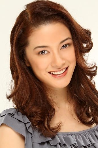 Maricar Reyes MARICAR REYES is a Filipino actress model and general practitioner