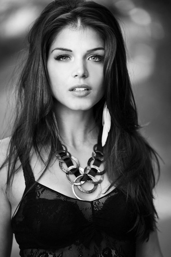 Marie Avgeropoulos Possible Isabelle Marie Avgeropoulos Isabelle