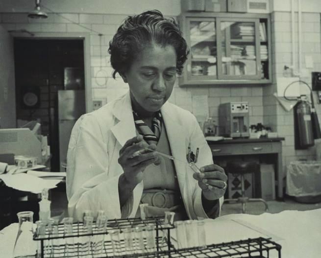 Marie Maynard Daly American Biochemist This Was The First Black Woman In The United