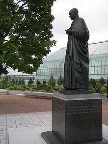 Marie-Victorin Statue httpsuploadwikimediaorgwikipediacommonsthu