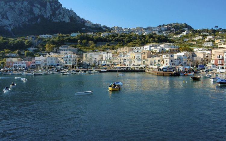 Marina Grande, Capri files0caprionlineitarticle6154MarinaGrandei