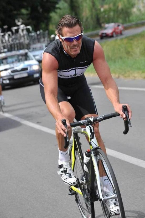 Mario Cipollini Cheeky Cipo sneaks a ride at the Giro Cycling Weekly