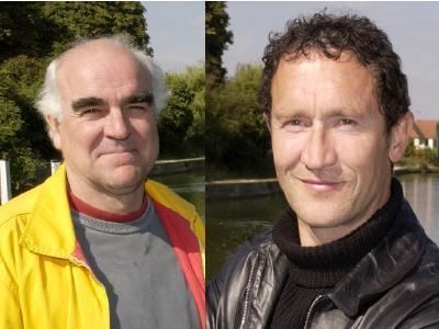 Mark Arden Comedians sail under London39s bridges 6 October 2003