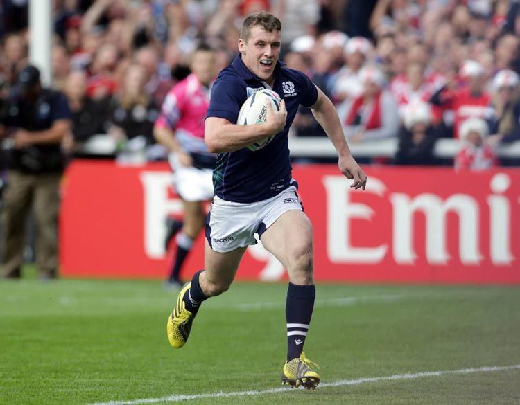 Mark Bennett (Scottish rugby player) Scotland39s Mark Bennett runs and goes on to score a try