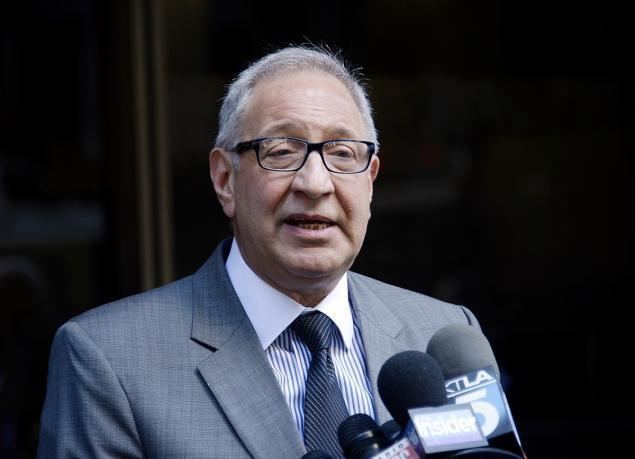 Mark Geragos Dr Luke sues lawyer for accusing him of raping Lady Gaga