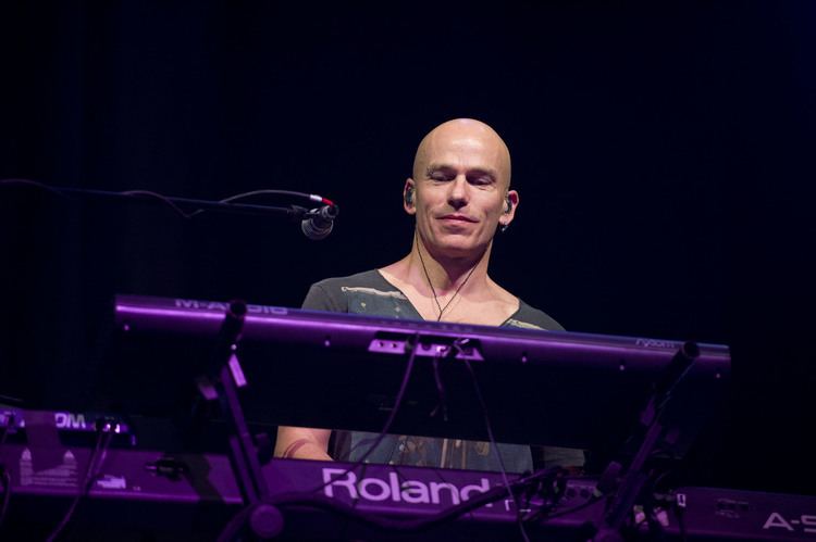 Mark Kelly (keyboardist) Is Spotify Fair to Musicians A Chat With Mark Kelly