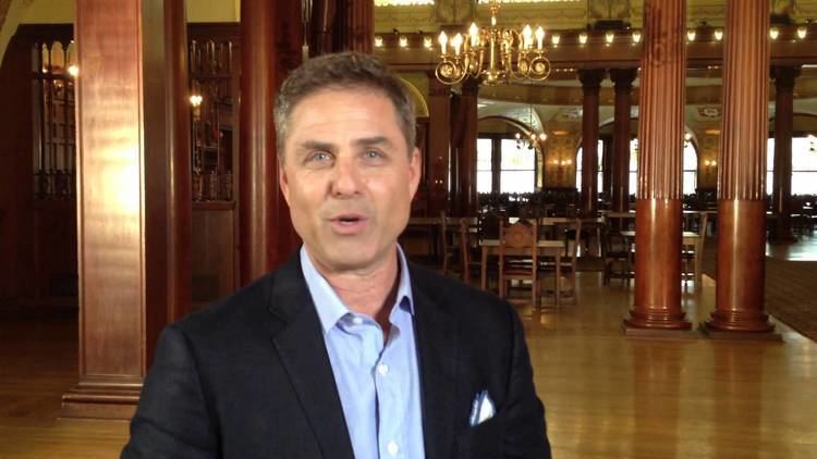 Mark L. Walberg Antiques Roadshow Host Mark Walberg Gives Advice To Flagler College