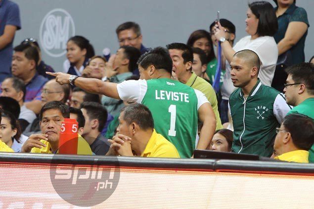 Commotion behind Ateneo bench involving Mark Leviste UAAP