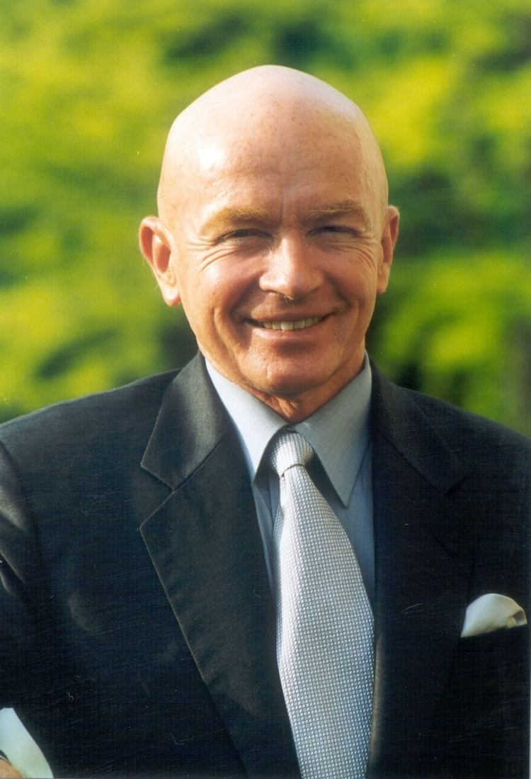 Mark Mobius Mark Mobius opens local stock trading session this Thursday
