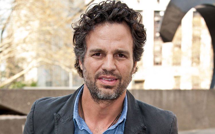 Mark Ruffalo How Mark Ruffalo39s Dog Saved His Son from Danger