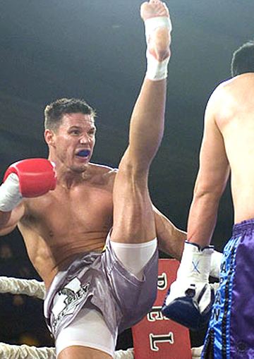 Mark Selbee Fourtime champion kickboxer drowns while boating www