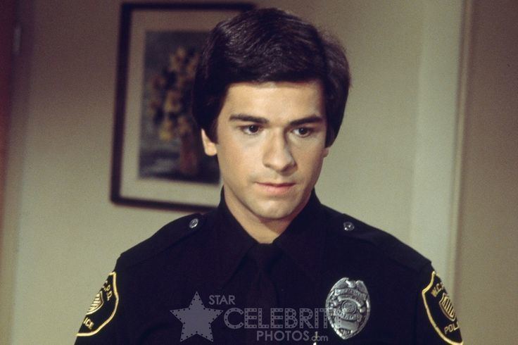 Mark Shera as Officer Dominic Luca in the movie S.W.A.T. wearing a uniform.