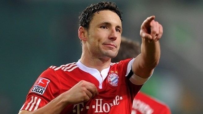 Mark van Bommel Van Bommel signs new Bayern contract UEFA Champions