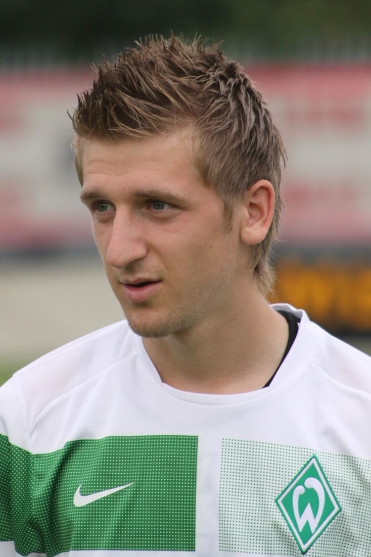 Marko Marin httpsuploadwikimediaorgwikipediacommonsee