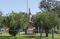 Maroon War Memorial httpsuploadwikimediaorgwikipediacommonsthu