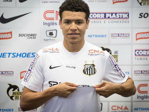 Marquinhos Gabriel Marquinhos Gabriel apresentado no Santos como reforo