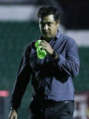 Marquinhos Santos Rebaixado Marquinhos Santos segue como tcnico do Figueirense em 2017