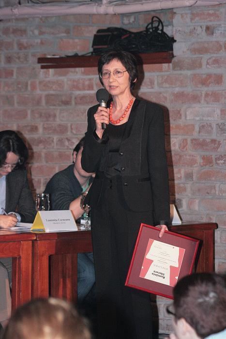 Marta Petreu Marta Petreu a primit Premiul Cartea Anului 2011 Agentia