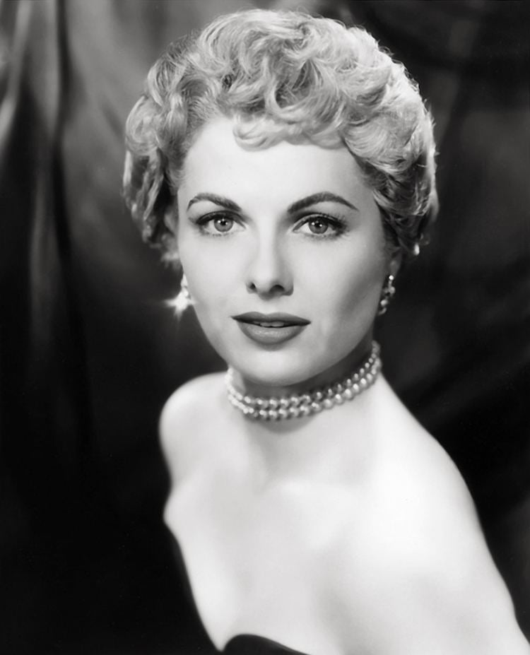 Martha Hyer httpsuploadwikimediaorgwikipediacommons11