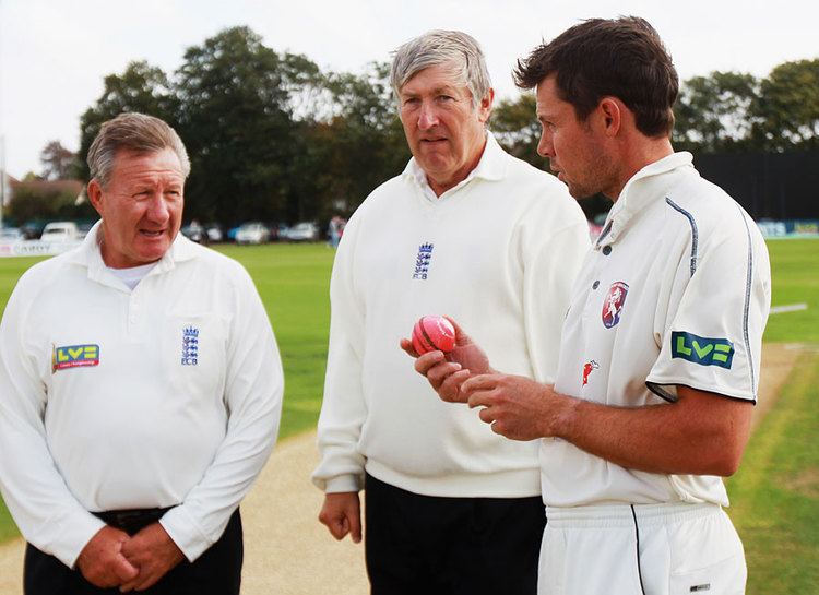 Martin Bodenham Geraint Jones inspects the pink ball with umpires Martin