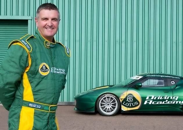 Martin Donnelly (racing driver) Former Lotus F1 driver Martin Donnelly to drive passengers