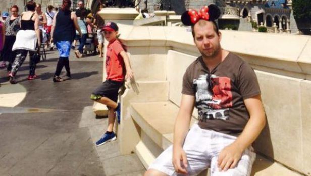 Martin Hujsa Hokejista Martin Hujsa obdivoval Par V Disneylande sa vrtil do