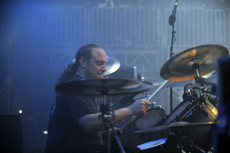 Martin Kearns BOLT THROWER Drummer Martin Kearns Dead At Age 38 Horns