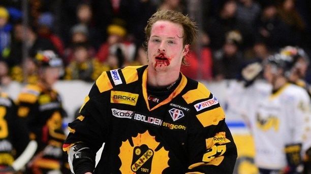 Martin Lundberg Lundberg stngs av och ska bta 5000 efter hockeyslagsml