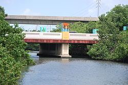 Martín Peña Bridge httpsuploadwikimediaorgwikipediacommonsthu