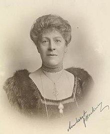 Mary Cecil, 2nd Baroness Amherst of Hackney httpsuploadwikimediaorgwikipediaenthumbb