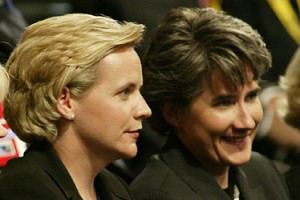 Mary Cheney Dick Cheneys Gay Daughter Mary Cheney Marries Heather Poe