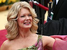 Mary Hart httpsuploadwikimediaorgwikipediacommonsthu