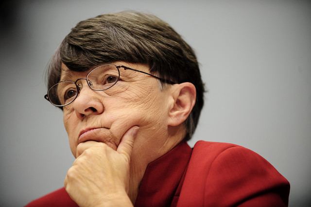 Mary Jo White SEC Fraud Probes Said to Suffer If EMails Kept Private