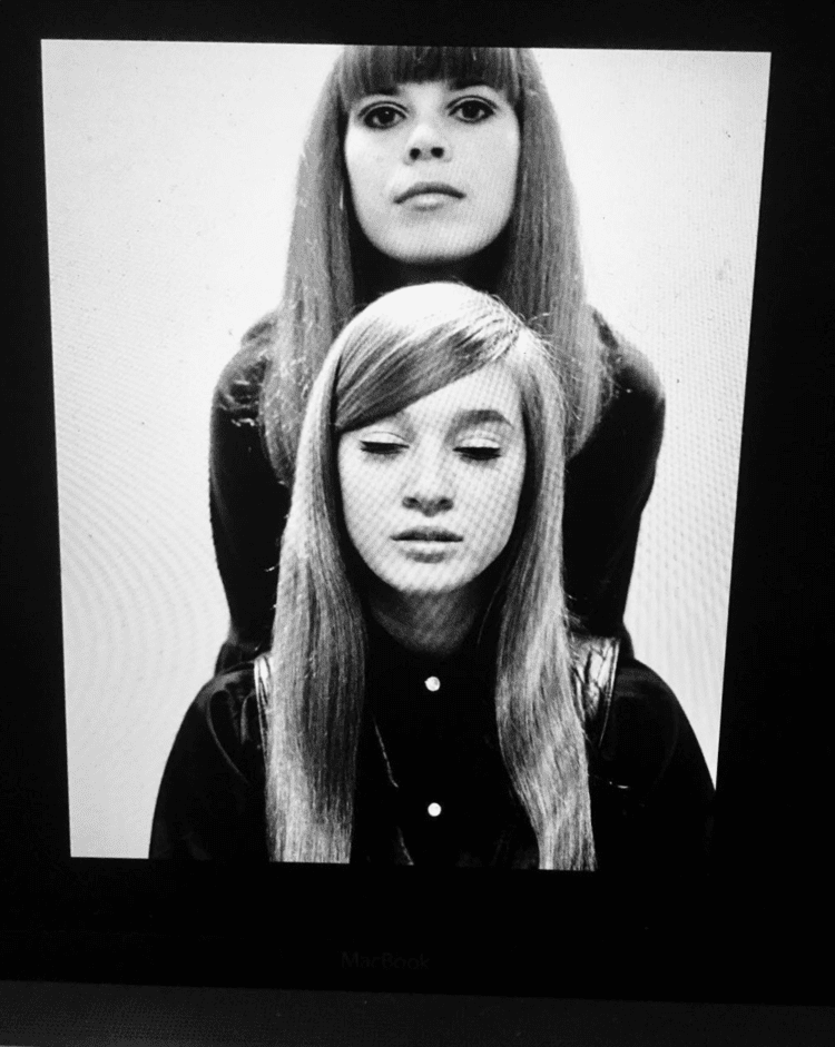 Two of The Shangri-Las, Mary Weiss and her sister Betty, by photographer  Jini Dellacio from the documentary on her lâ¦ in 2020 | Female rock stars,  Shangri la, Women of rock