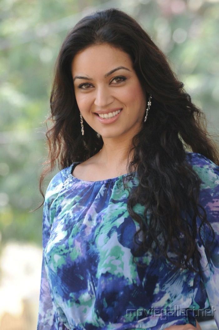 Maryam Zakaria Maryam Zakaria