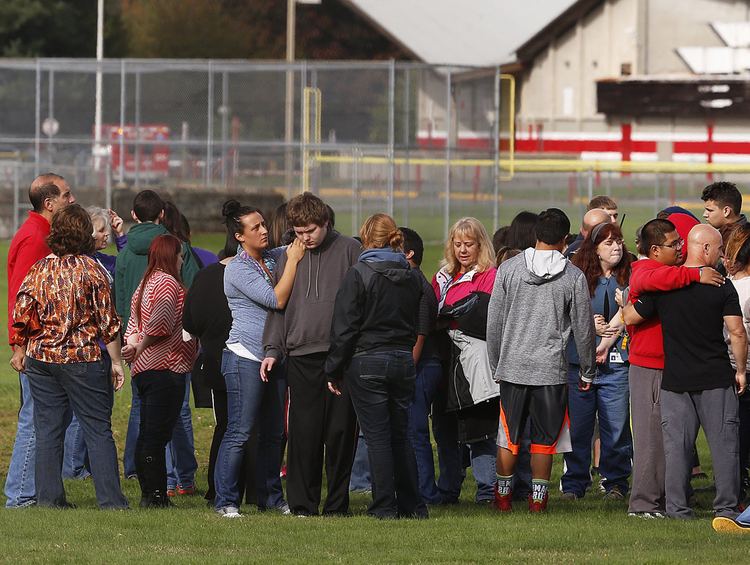 Marysville Pilchuck High School shooting 2 dead 4 wounded in shooting at MarysvillePilchuck High School