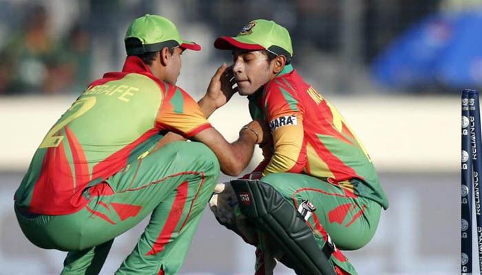 Mashrafe Mortaza (Cricketer) playing cricket