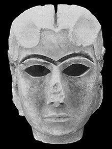 Mask of Warka httpsuploadwikimediaorgwikipediacommonsthu