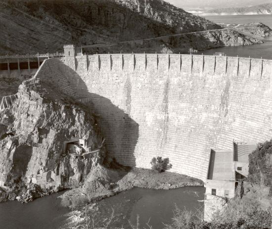 Masonry dam